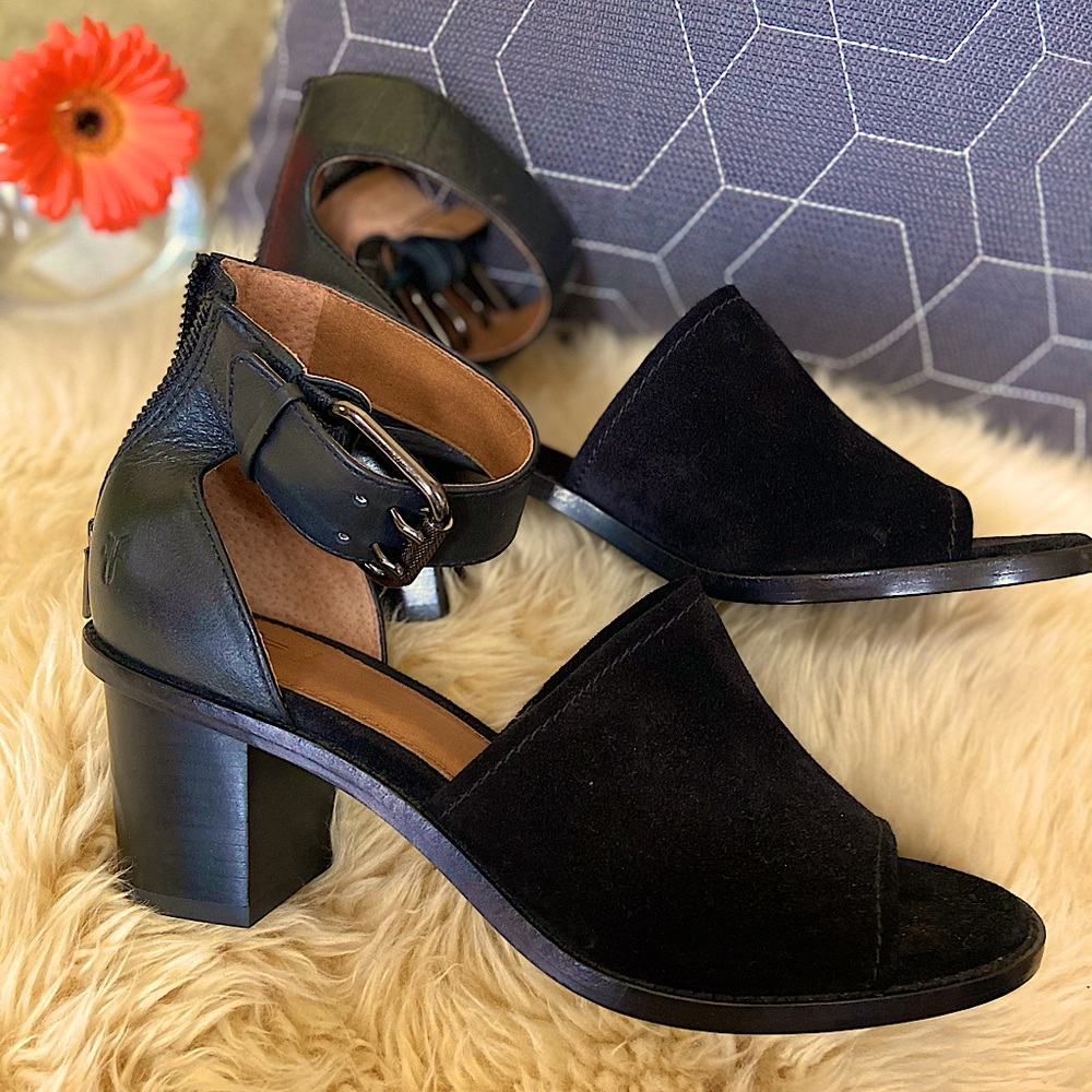 🌼Beautiful FRYE Sandals worn only 2 times!